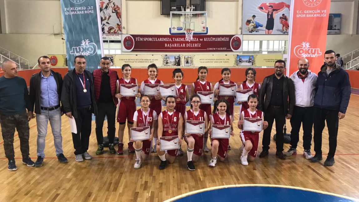 Kız Basketbol Takımımız Türkiye Yarı Finallerinde